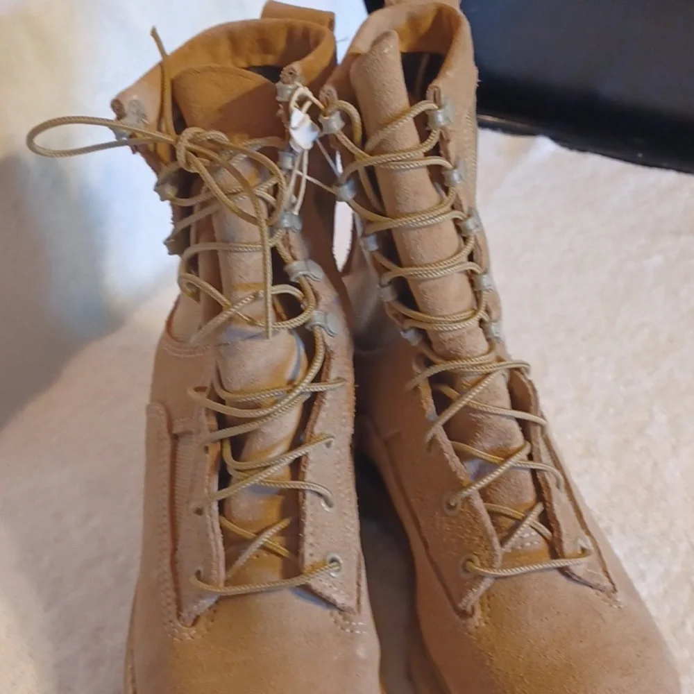 Bates combat boots men's size 5 new army boots